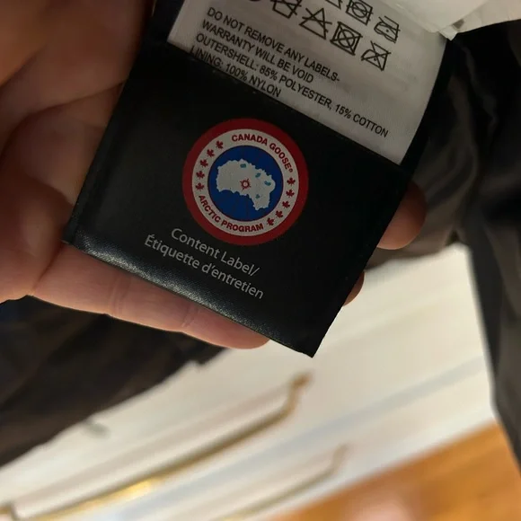 Canada Goose Navy Puffer Coat - Picture 4 of 4